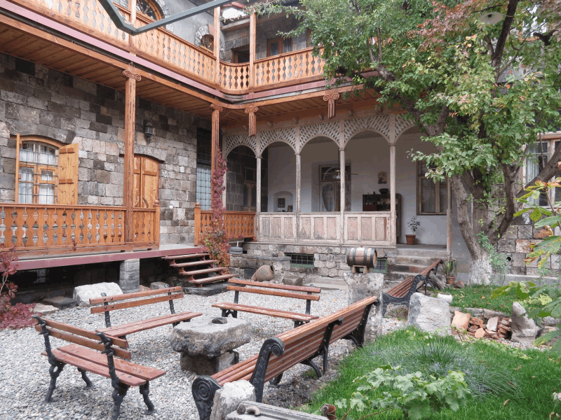 ՀՅՈՒՐԱՆՈՑ ՄԱՐԶԵՐՈՒՄ GYUMRI ``VILLA KARS`` HOTEL